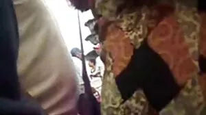 Dua Babes pada lucah bohsia Satu Batang